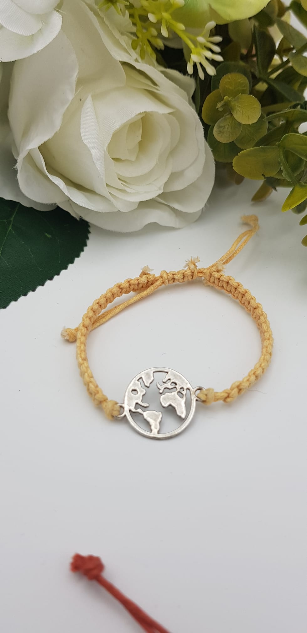 Makramee-Armbänder mit Schiebeverschluss