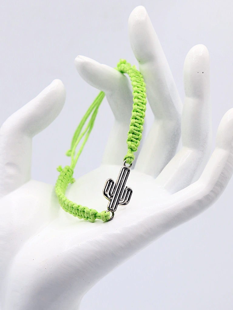 Makramee-Armbänder mit Schiebeverschluss