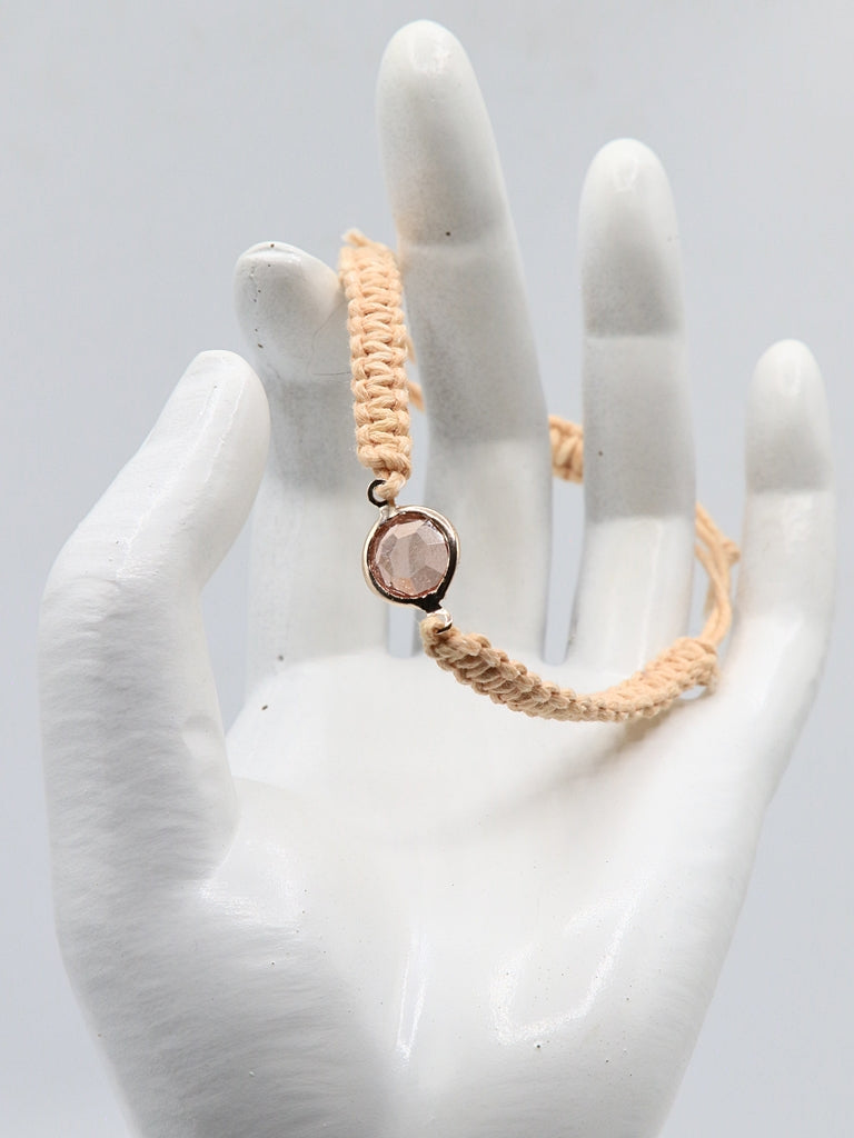 Makramee-Armbänder mit Schiebeverschluss
